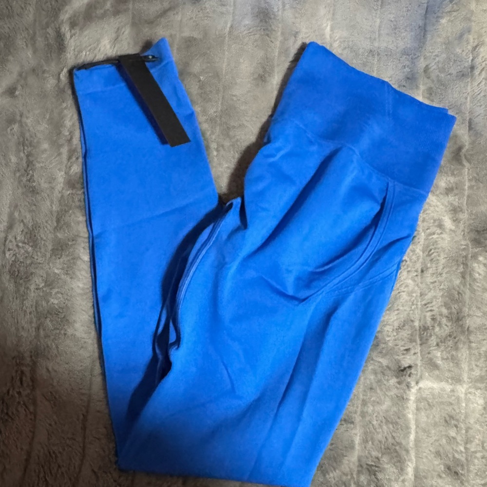 Oner Active - EFFORTLESS SEAMLESS LEGGINGS WITH WHITE LOGO - Picture 4 of 5